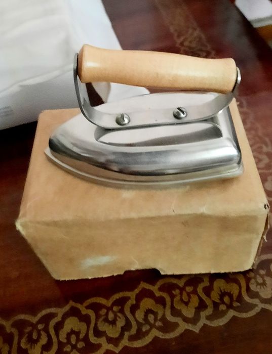 Игрушка утюг с подставкой нержавейка