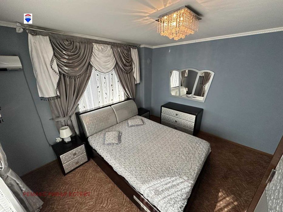 Къща на два етажа за продажба гр. Две могили