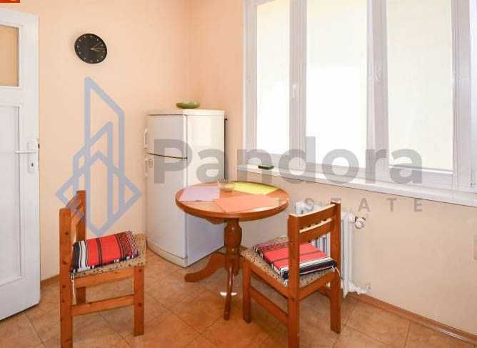 Двустаен апартамент под наем в Центъра