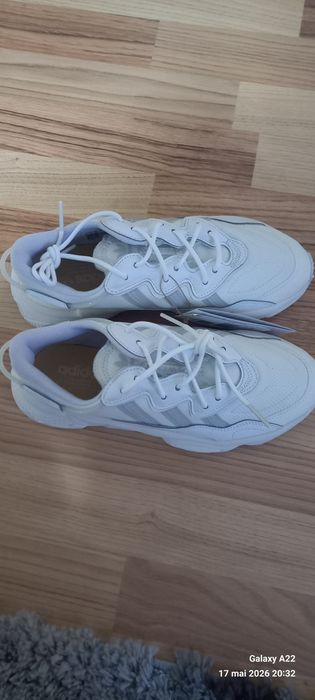 Addidas  Ozweego