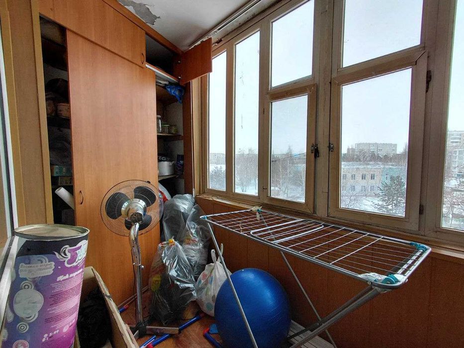 Продам 4 ком кв 8 мкр