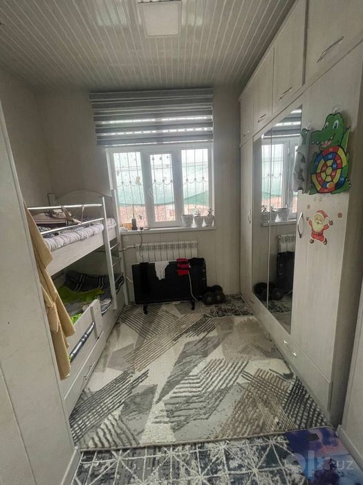 Продается трехкомнатная квартира.