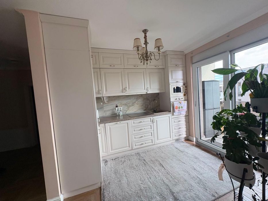 Persoană fizică Vând apartament cu 3 camere, urgent!