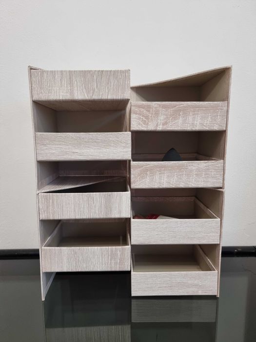 Set 2 organizatoare de birou sau make-up