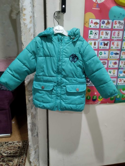 Продам детскую куртку