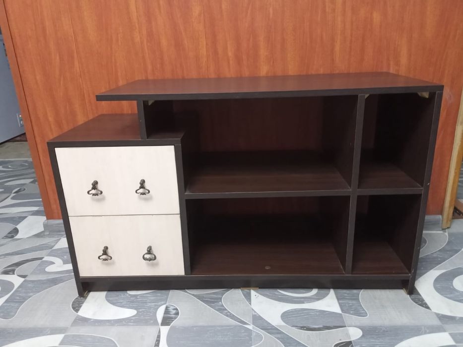 Продам тумбу под телевизор