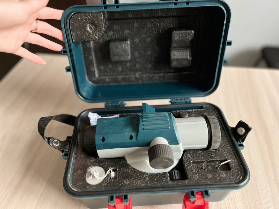 Оптический нивелир Bosch GOL 20D Professional