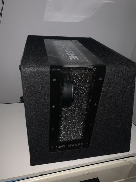 Vand Subwoffer Alipine 800W + Statie Alpine