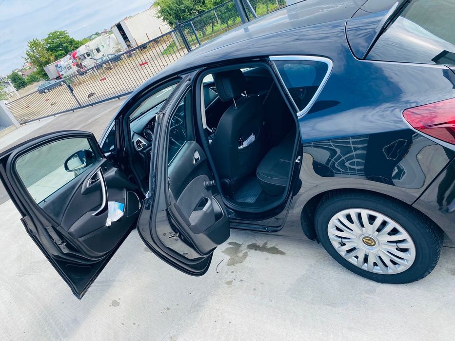 Opel Astra J 1.4 benzina motor clasic