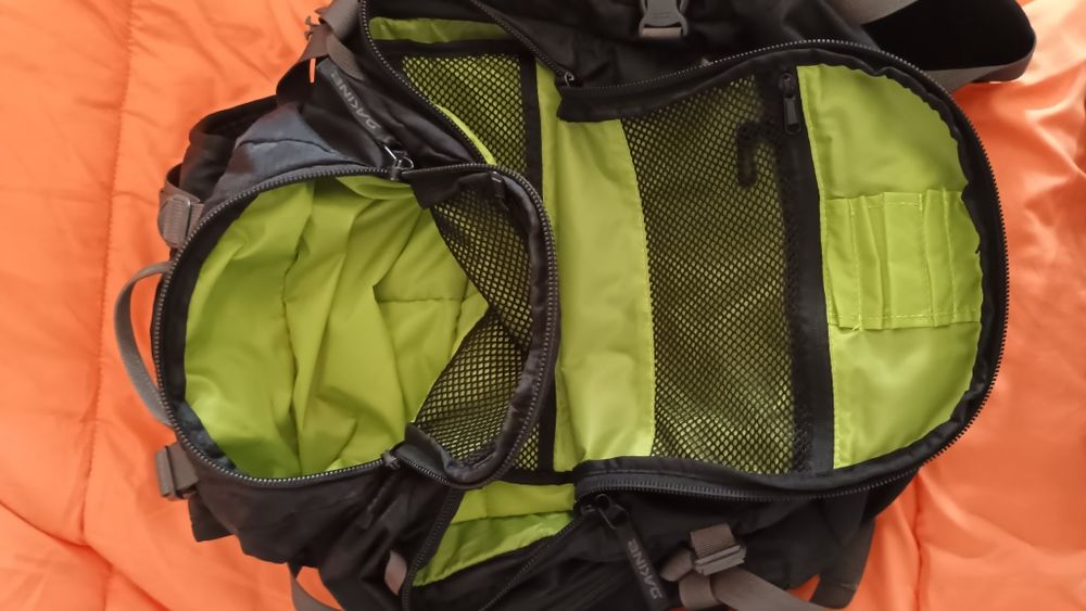 Продавам  пълен  професионална  фотографка раница  Dakine