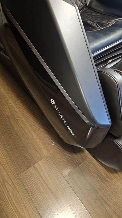 Komoder Prime масажен стол