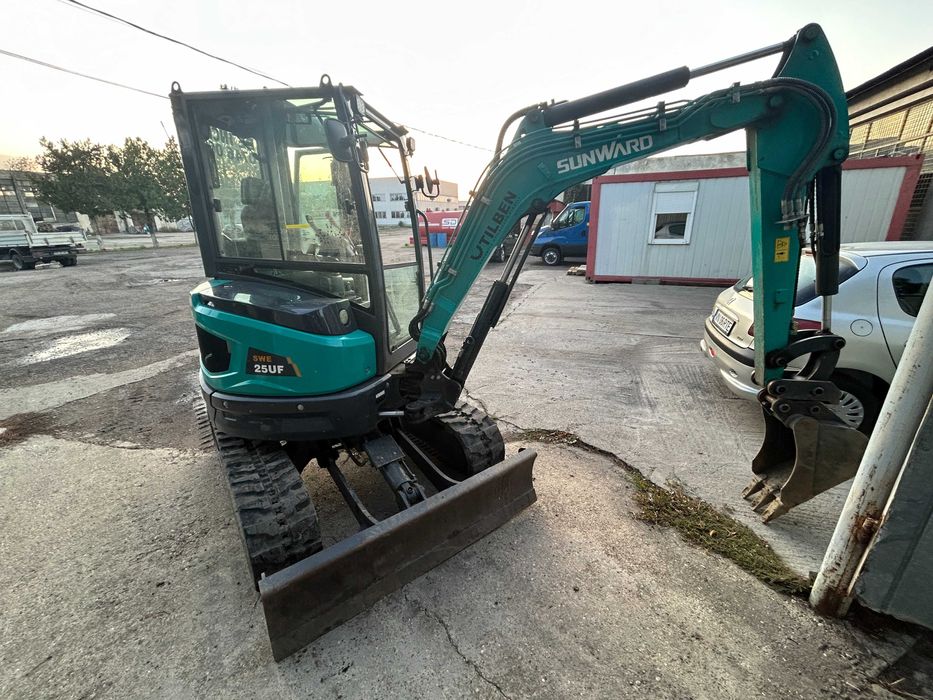 Inchiriez Buldoexcavator, Miniexcavator