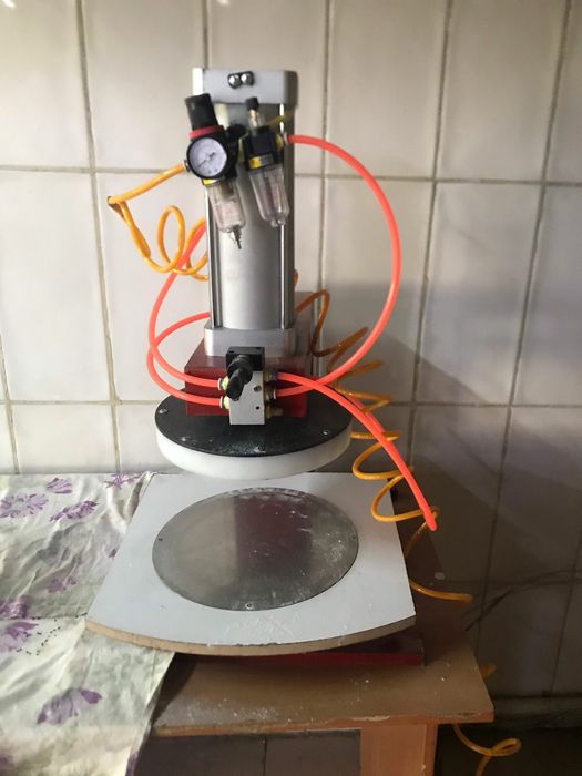 Пневматичские пресс