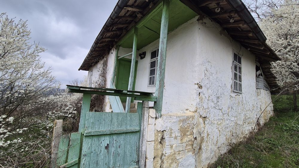 Къща в село Любичево