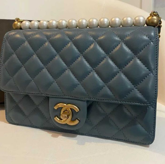 Chanel -естествена агнешка кожа,нова дамска чанта