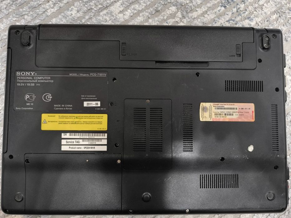 Продам ноутбук Sony  с SSD диском. Всё работает