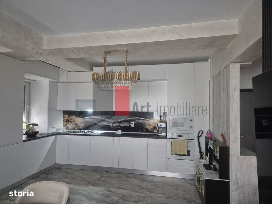 Vanzare apartament 3 camere 70 mp-Weiner Palada+loc de parcare