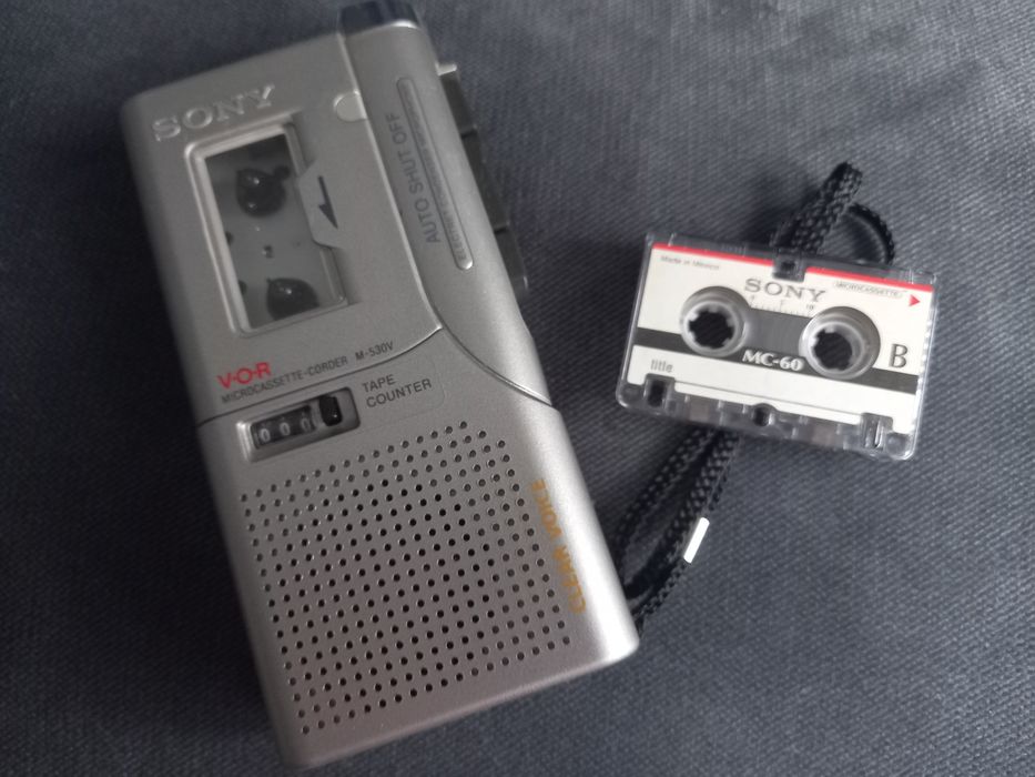 Reportofon Sony M-530V