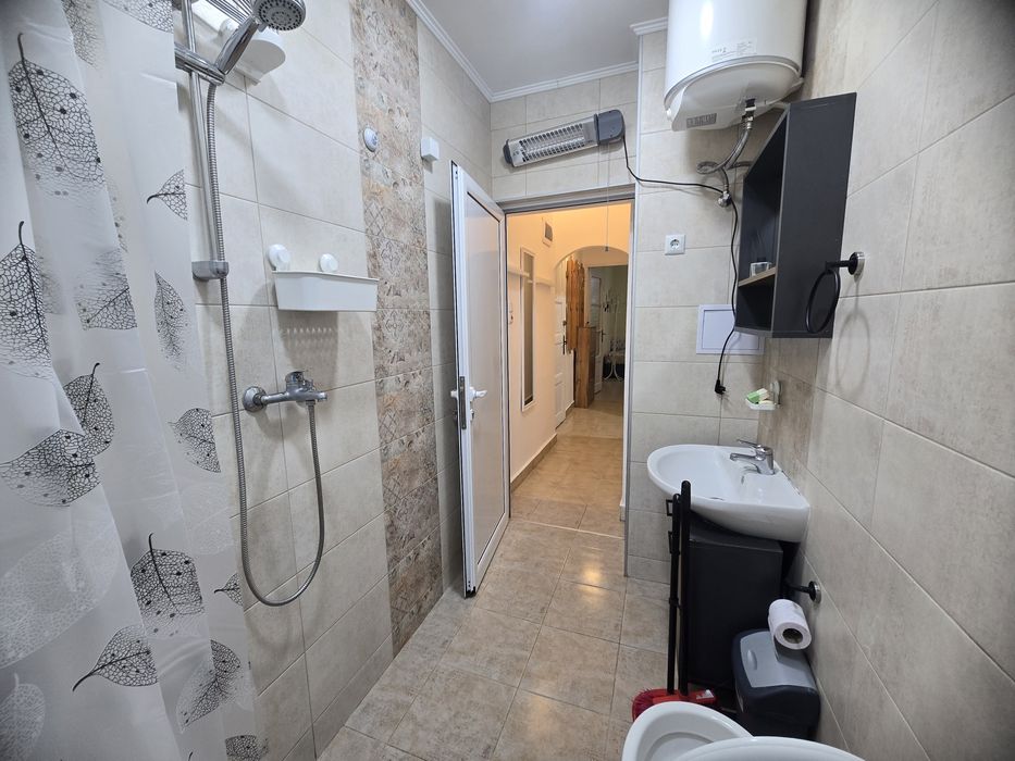 Дава се под наем Тристаен апартамент в Бургас, Център - 70 кв.м за 510 € - Снимка #10