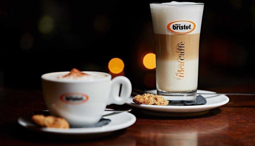 Кофе созданный из первоклассной арабики, упаковано в Италии