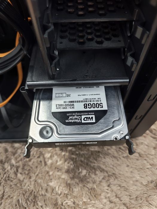 PC Desktop - Calculator Intel i7-4790K, 16GB RAM,500GB HDD, Radeon R7 250 2GB GDDR5, 630W + Bonus Kit Wireless Mouse și Tastatura