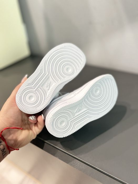 Чисто нови обувки Найк