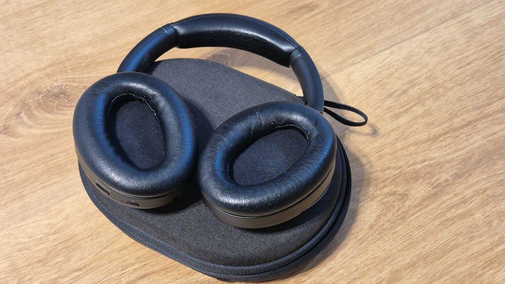 Vand casti Sony WH-1000XM3