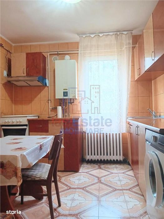 zona Colegiul Racovita Apartament 2 camere Podu Ros