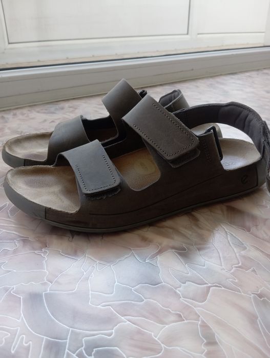 Продам сандали ecco