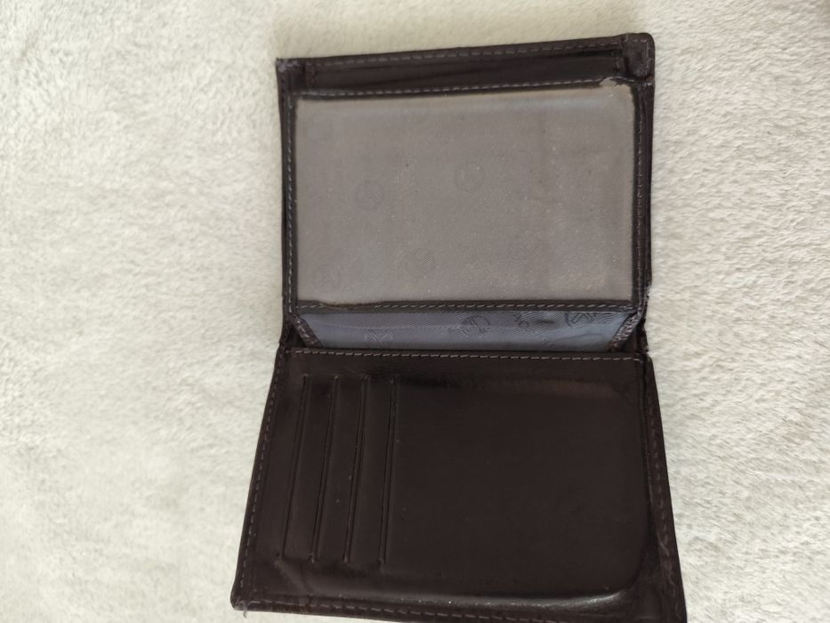 Portofele in stare buna