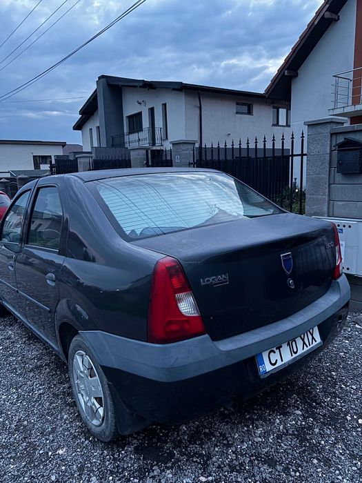 Vând Dacia Logan