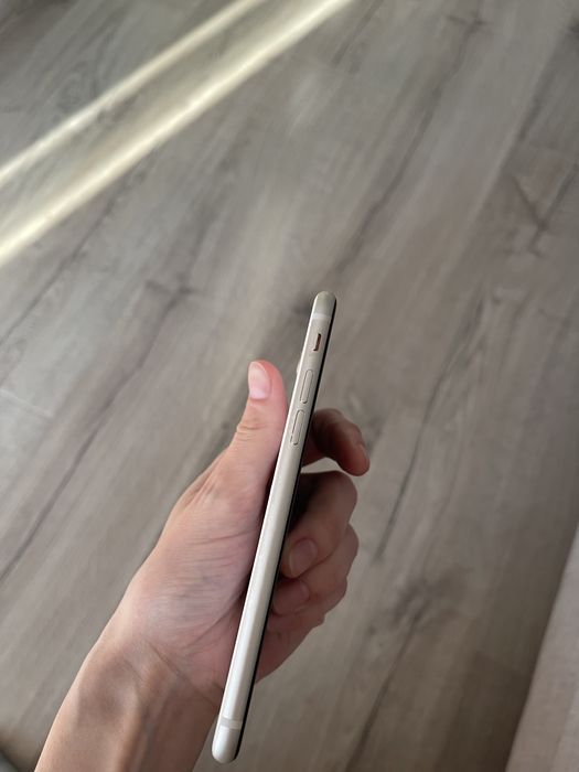 Продам iphone se