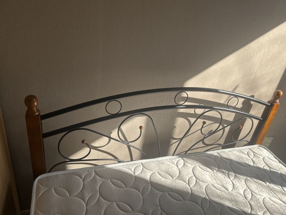 Продам Кровать