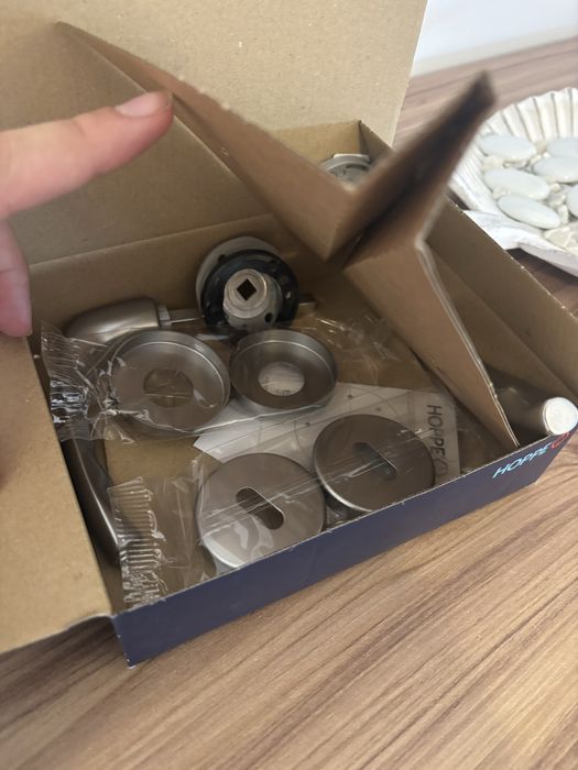 2 Mânere cu rozetă ușă interior Hoppe New York, pentru cheie BB