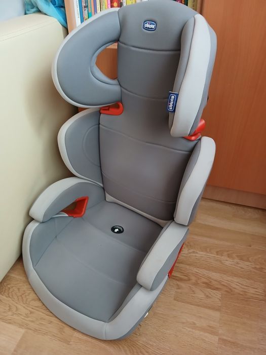 Chicco scaun auto 9-36 kg . Fără isofix.