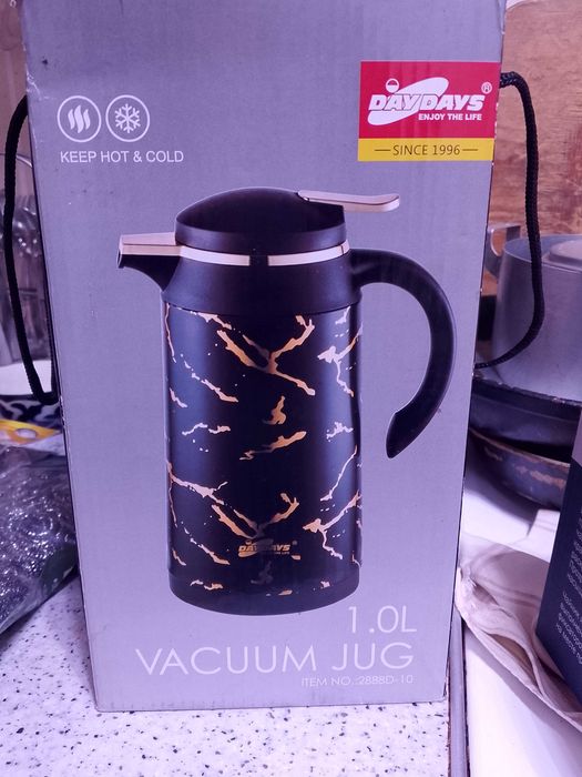 Продам термос новый