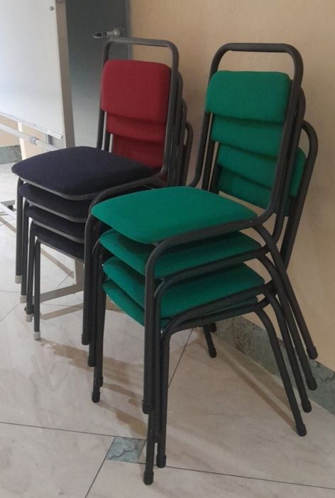 Продам офисные стулья