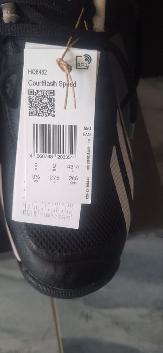 ЧИСТО НОВИ оригинални Adidas