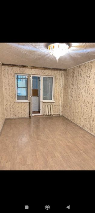 // 1 комн. кв. рядом с ТЦ "Пассаж". 3 эт. не угловая