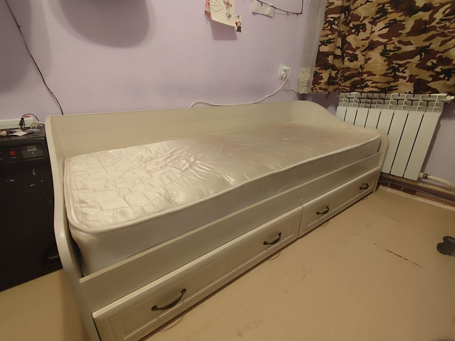 Продам кровать односпальная