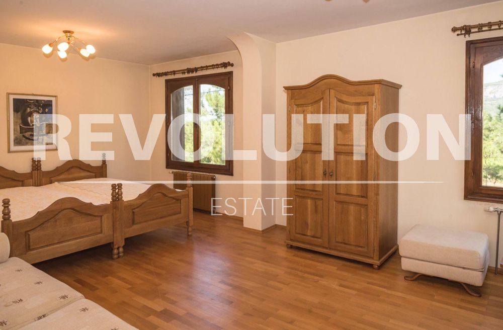 Дава се под наем Къща в с. Приселци, Област Варна - 300 кв.м за 2000 € - Снимка #9