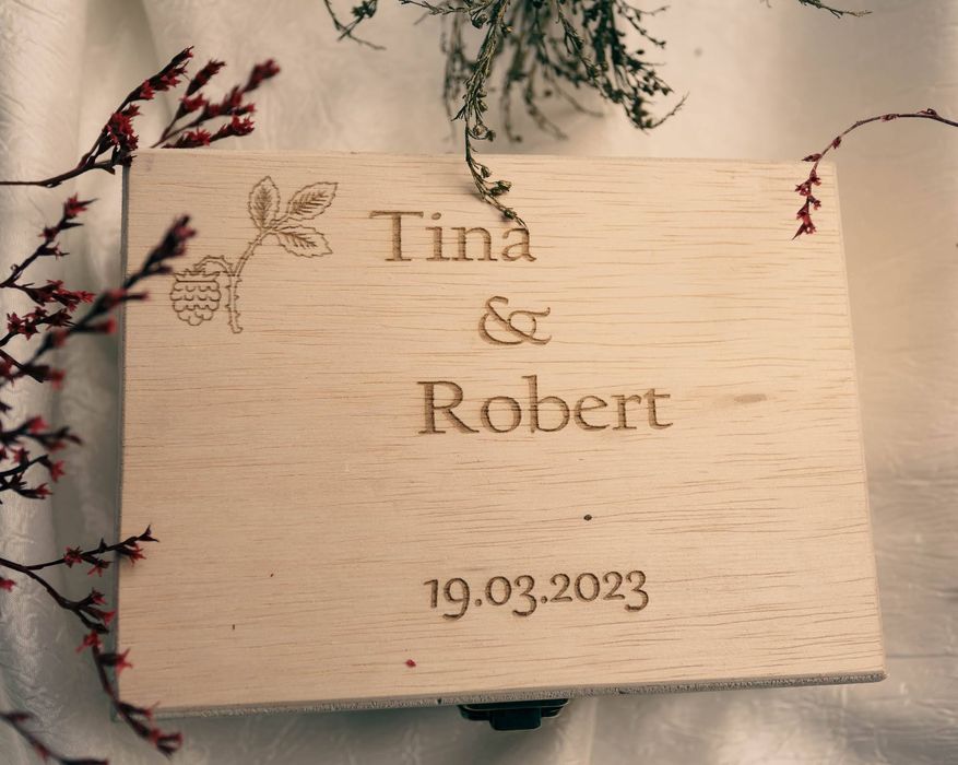 Cutie lemn gravata pentru depozitare poze nunta ,botez,18x15x6 cm