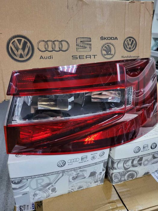 Фонарь задний Skoda Super B