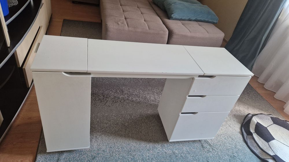 Birou copii ,reglabil,folosit dar in stare foarte buna