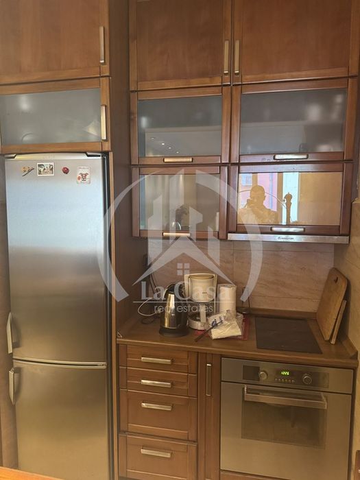 Дава се под наем Тристаен апартамент в София, Център - 110 кв.м за 1250 € - Снимка #8