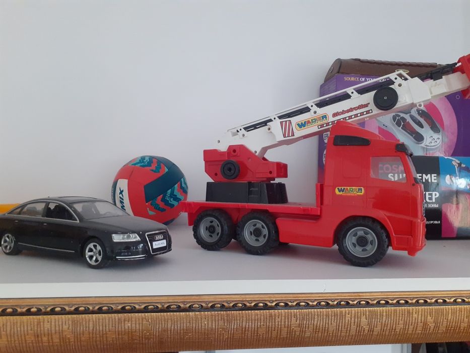 Игрушечные машины