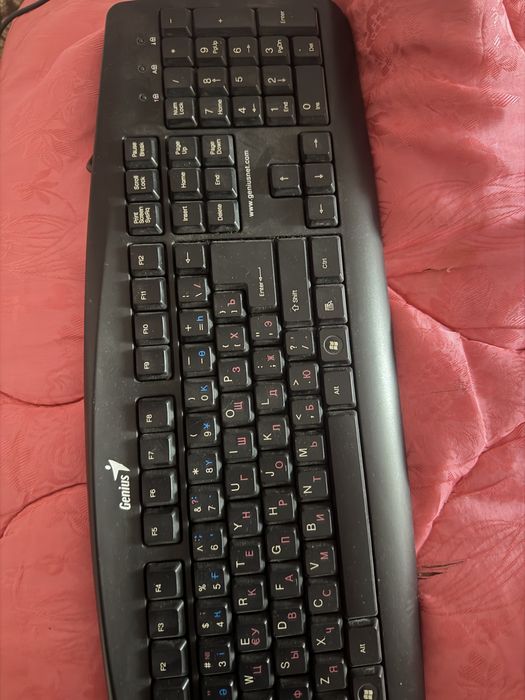 Продам клавиатуру