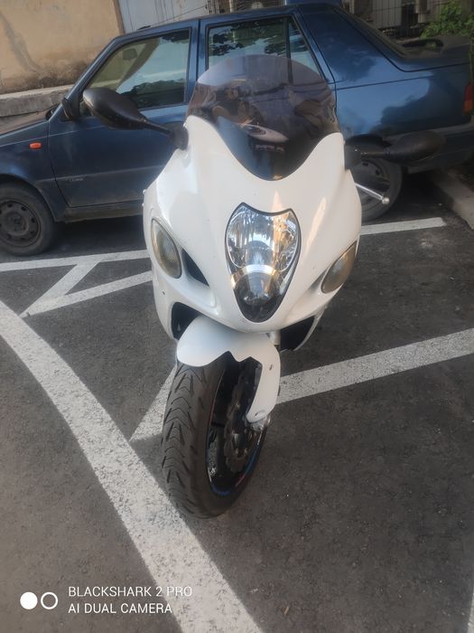 Suzuki gsx1300r gen1