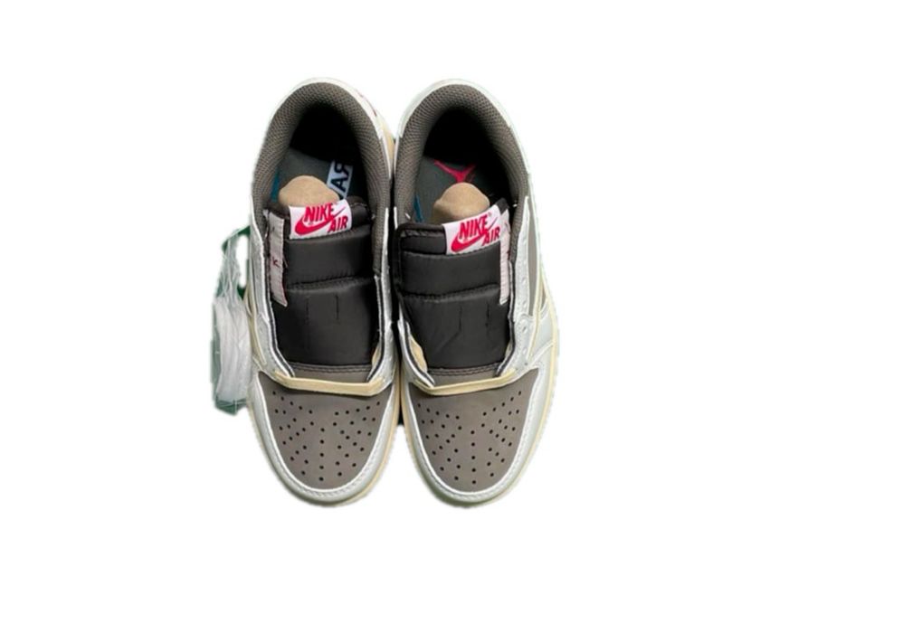 Adidași Nike Air Jordan 1 Low Travis Scott Reverse Mocha