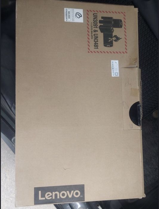 Studentlar uchun noutbuk LENOVO